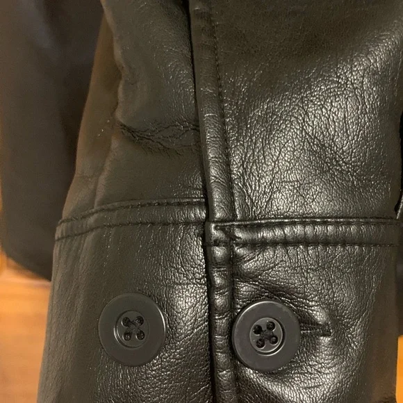 Aritzia Babaton Faux Leather Over Shirt - Picture 4 of 6